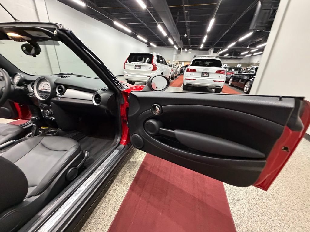 Used 2014 MINI Cooper Convertible FWD image 32