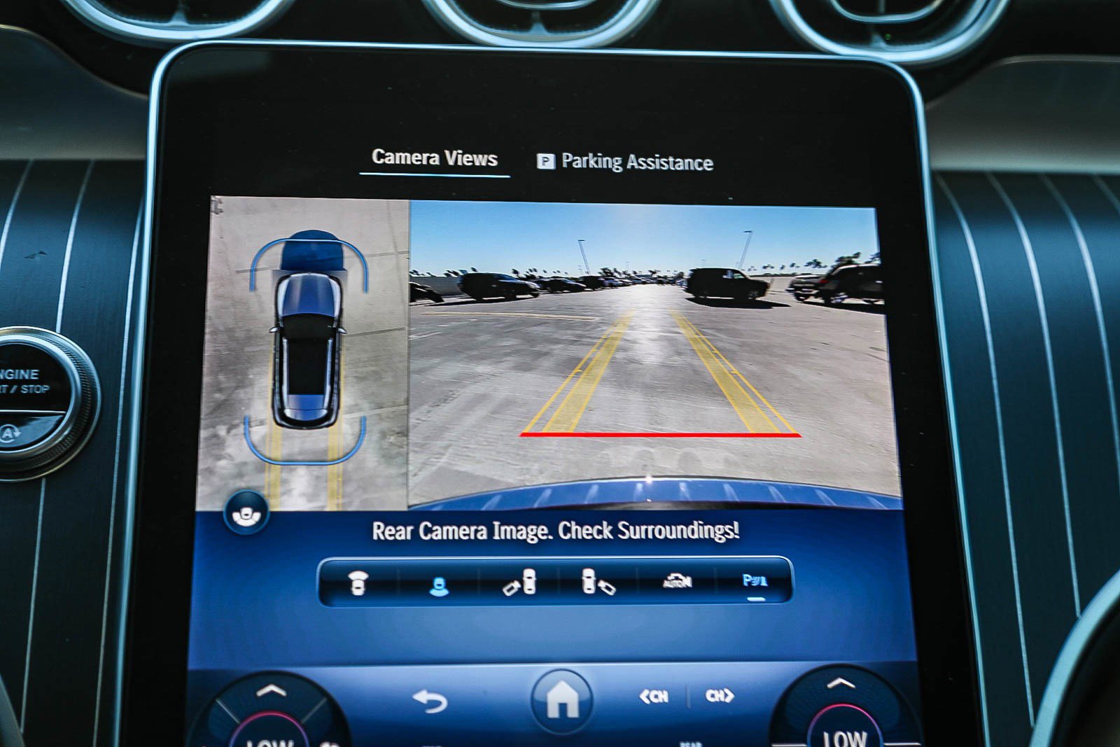 Used 2025 Mercedes-Benz GLC 300 4MATIC image 23