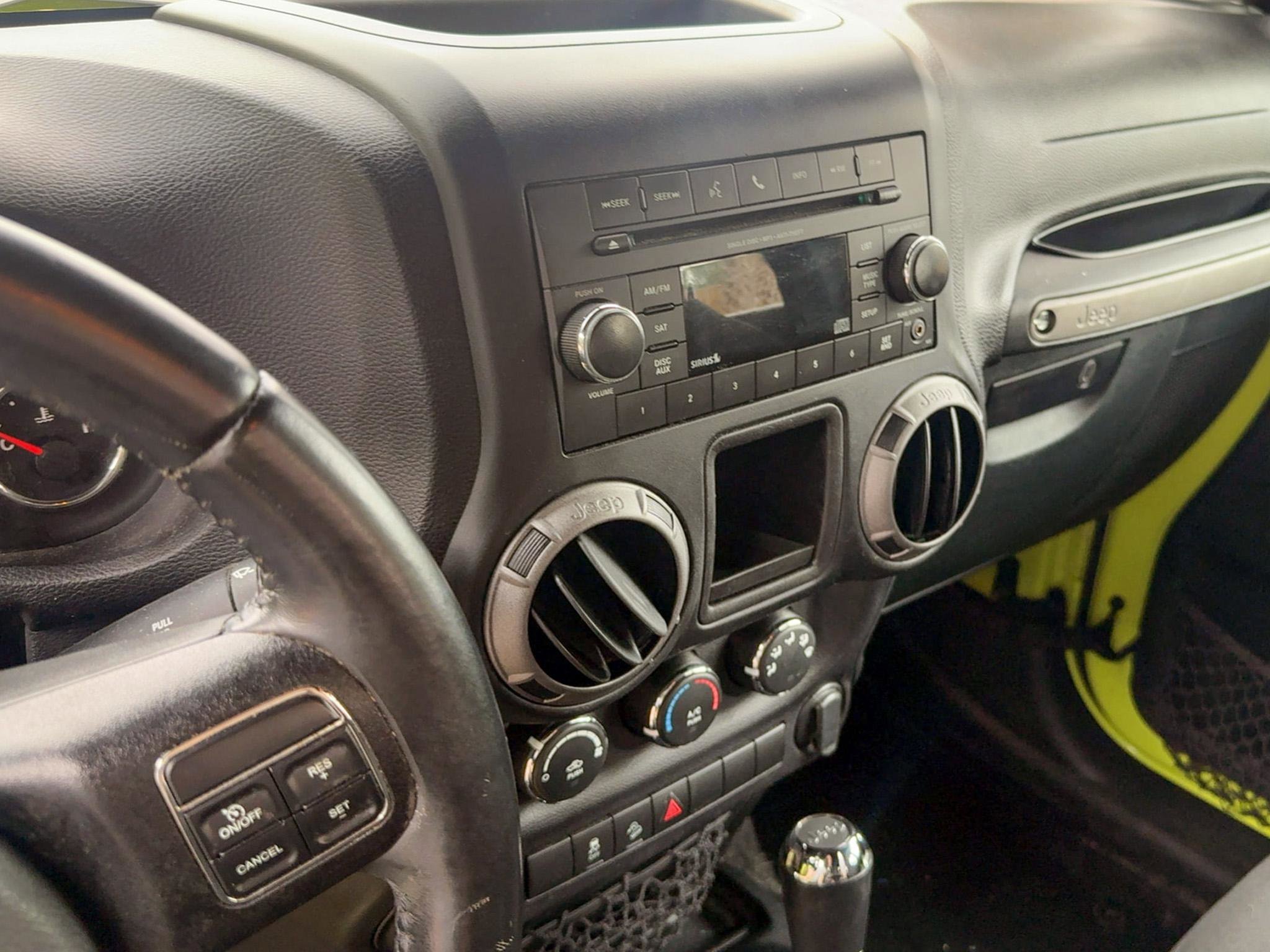 Used 2016 Jeep Wrangler Unlimited Sport w/ Connectivity Group AWD/4WD image 18