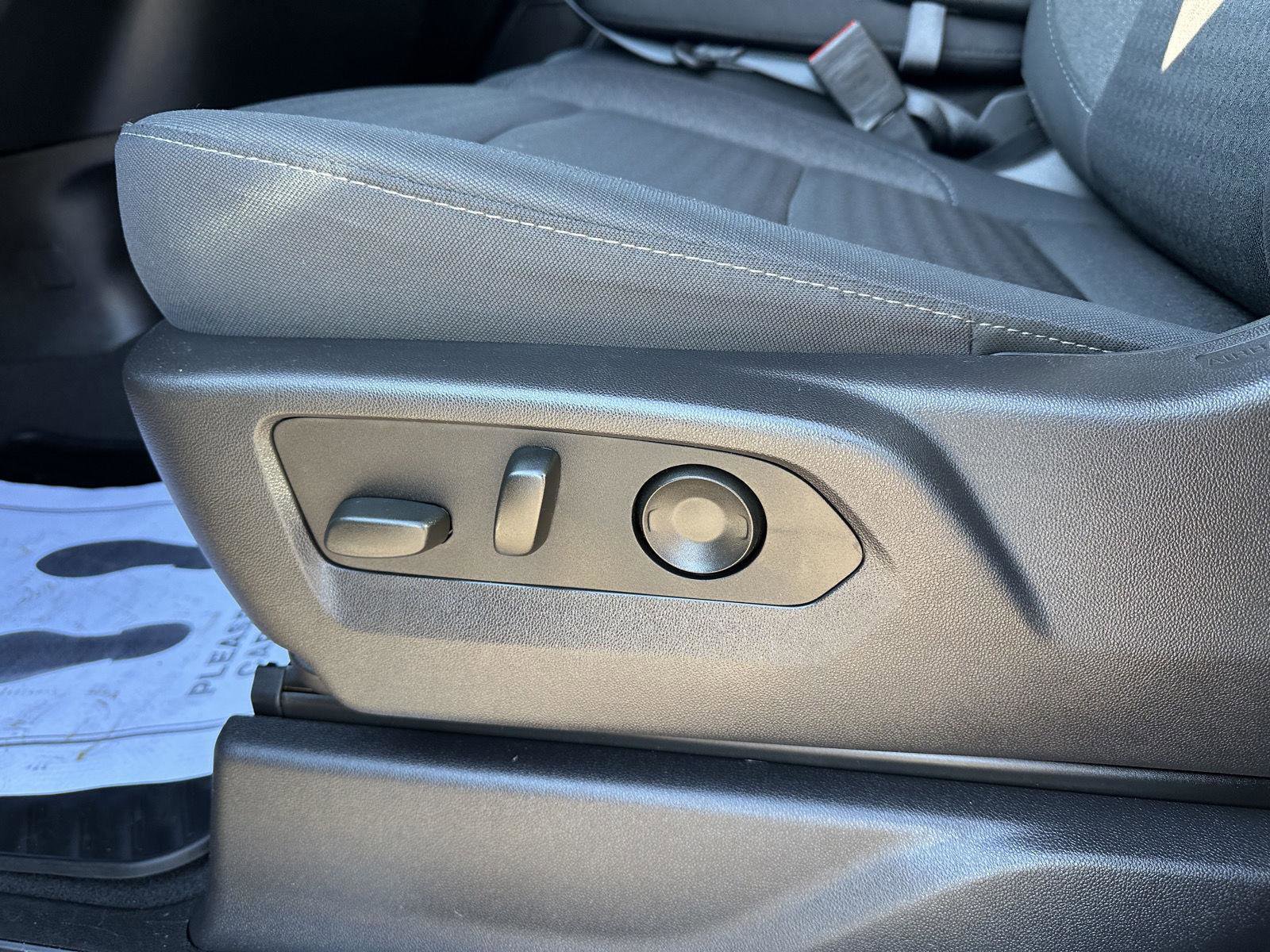 Used 2024 Chevrolet Silverado 1500 LT image 20