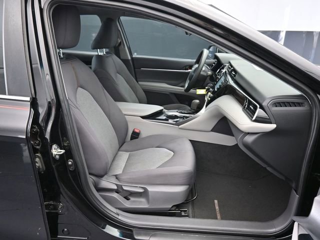Used 2020 Toyota Camry LE image 42