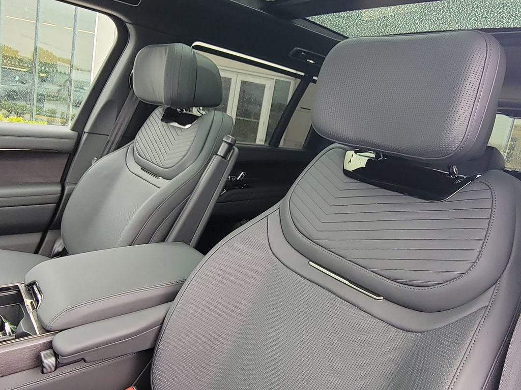 New 2026 Land Rover Range Rover Long Wheel Base SV image 26