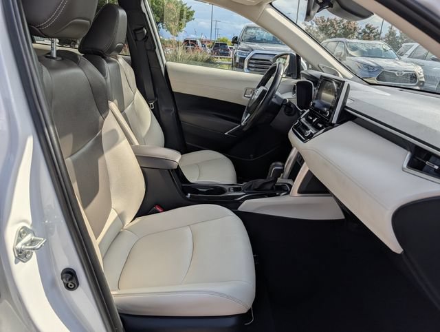 Certified 2022 Toyota Corolla Cross XLE w/ Convenience Package FWD image 34