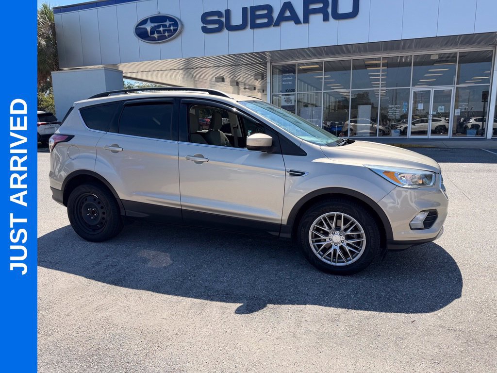 Used 2018 Ford Escape SE w/ SE Sync 3 Package