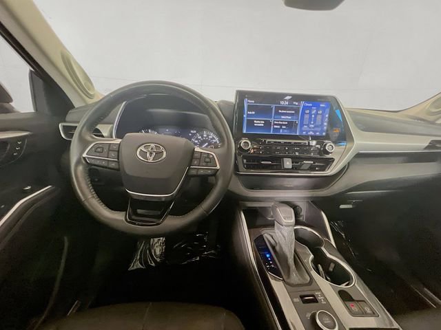 Used 2021 Toyota Highlander Platinum AWD/4WD image 22