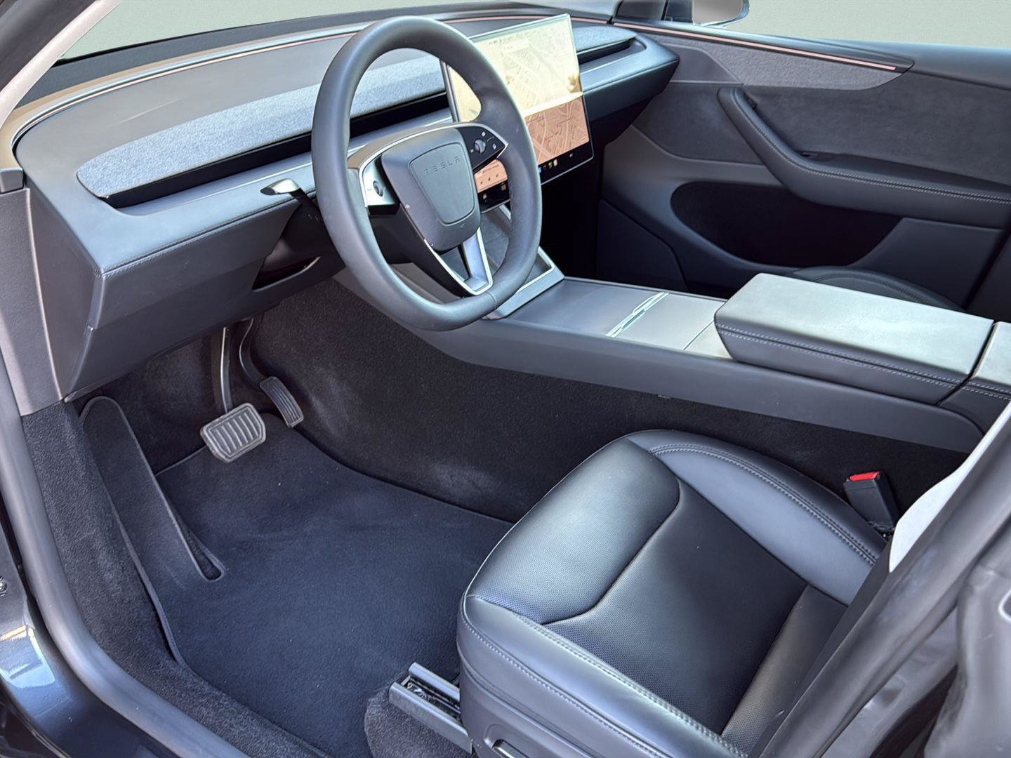 Used 2026 Tesla Model Y 2WD image 14