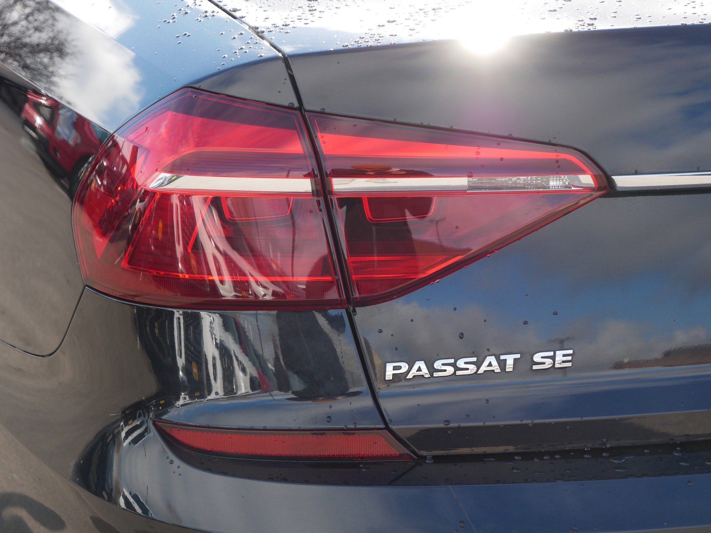 Used 2018 Volkswagen Passat 2.0T SE image 17