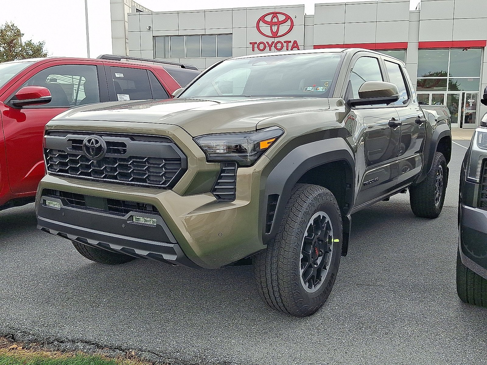 New 2026 Toyota Tacoma TRD Off-Road w/ TRD Off Road Premium Package AWD/4WD image 3