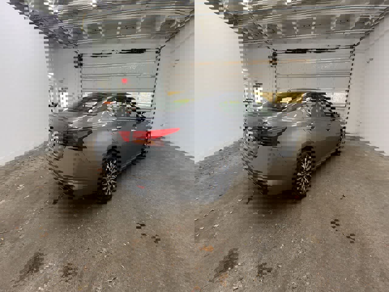 Used 2023 Nissan Altima 2.5 SV image 6