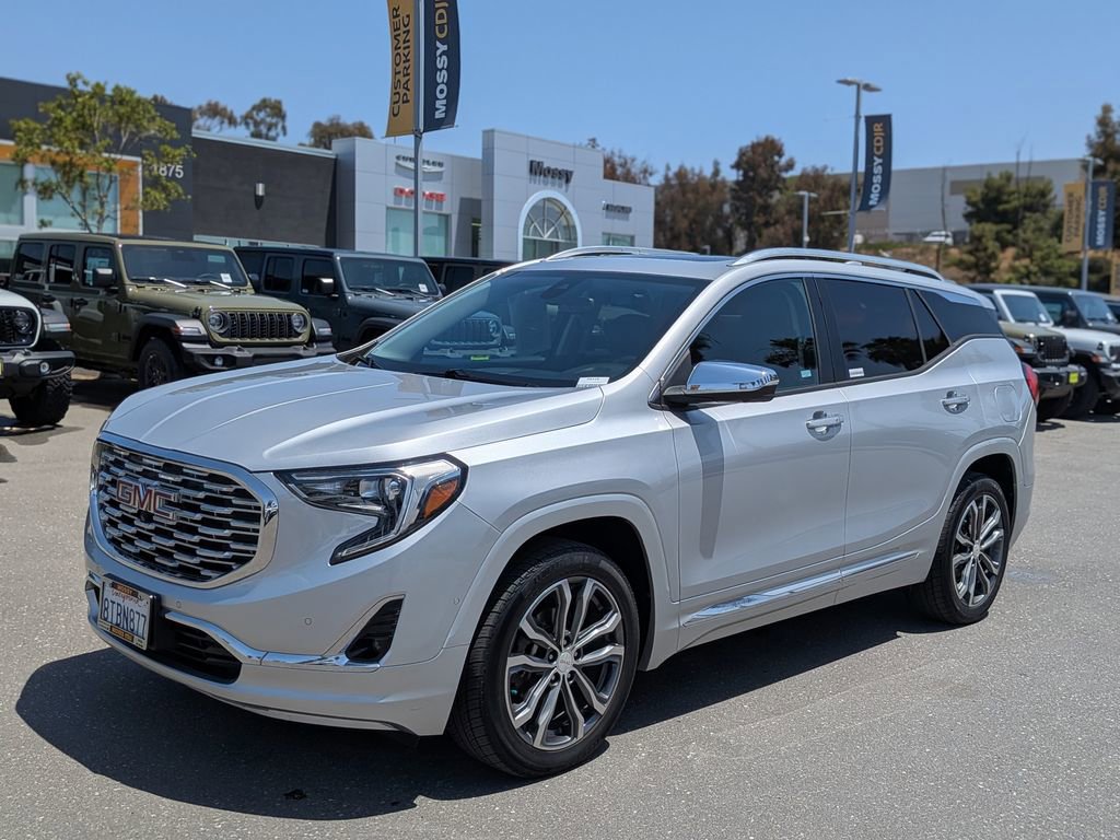 Used 2019 GMC Terrain Denali w/ Advanced Safety Package AWD/4WD image 1