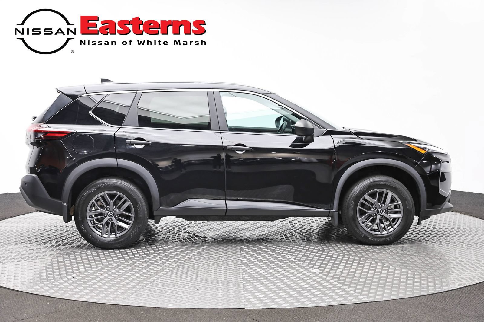 Used 2023 Nissan Rogue S AWD/4WD image 4