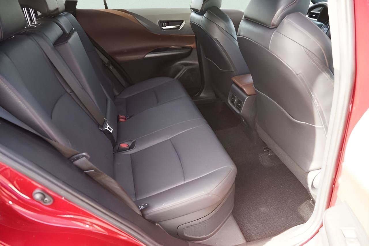 Used 2023 Toyota Venza XLE AWD/4WD image 15