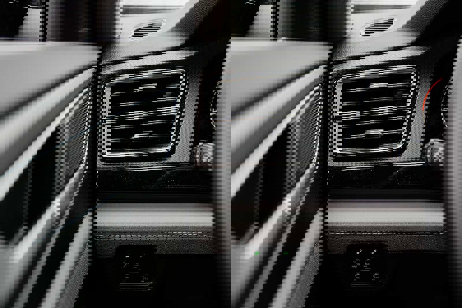 New 2025 Volkswagen Atlas Peak Edition SE image 22