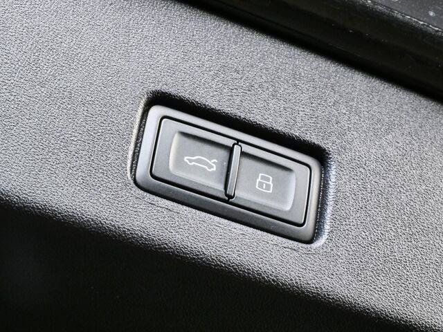 Used 2023 Audi Q4 e-tron Premium Plus w/ Premium Plus AWD/4WD image 39