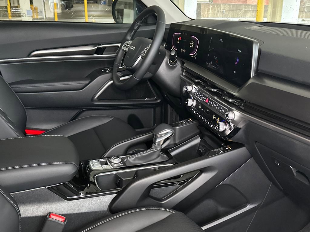 New 2025 Kia Telluride S image 13