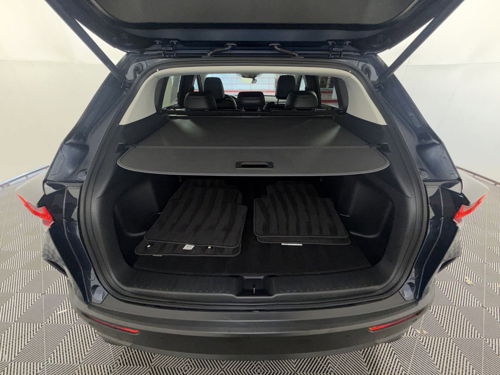 Used 2026 MAZDA CX-50 AWD 2.5 S w/ Cargo Package image 26