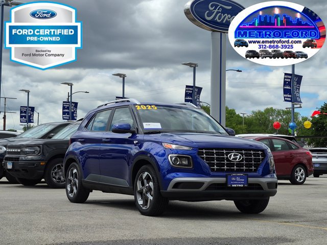 Used 2025 Hyundai Venue SEL FWD image 1