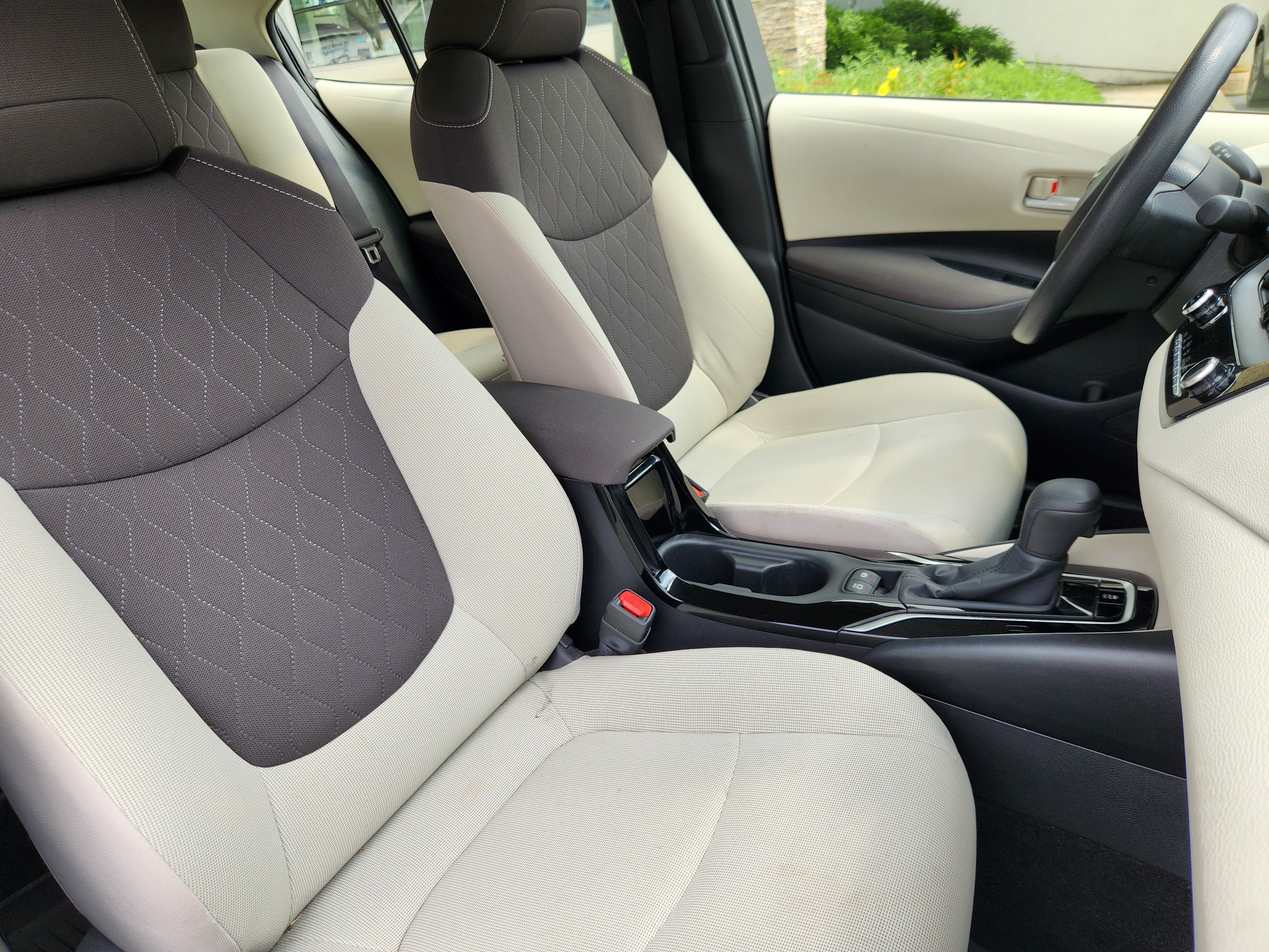 Used 2020 Toyota Corolla LE FWD image 14