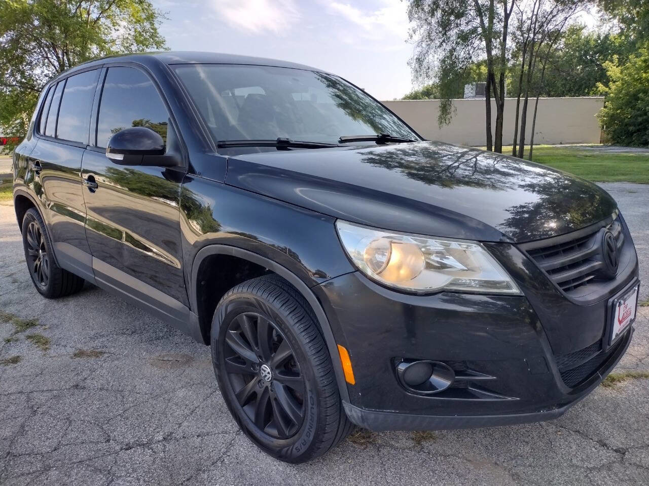 Used 2009 Volkswagen Tiguan S image 3