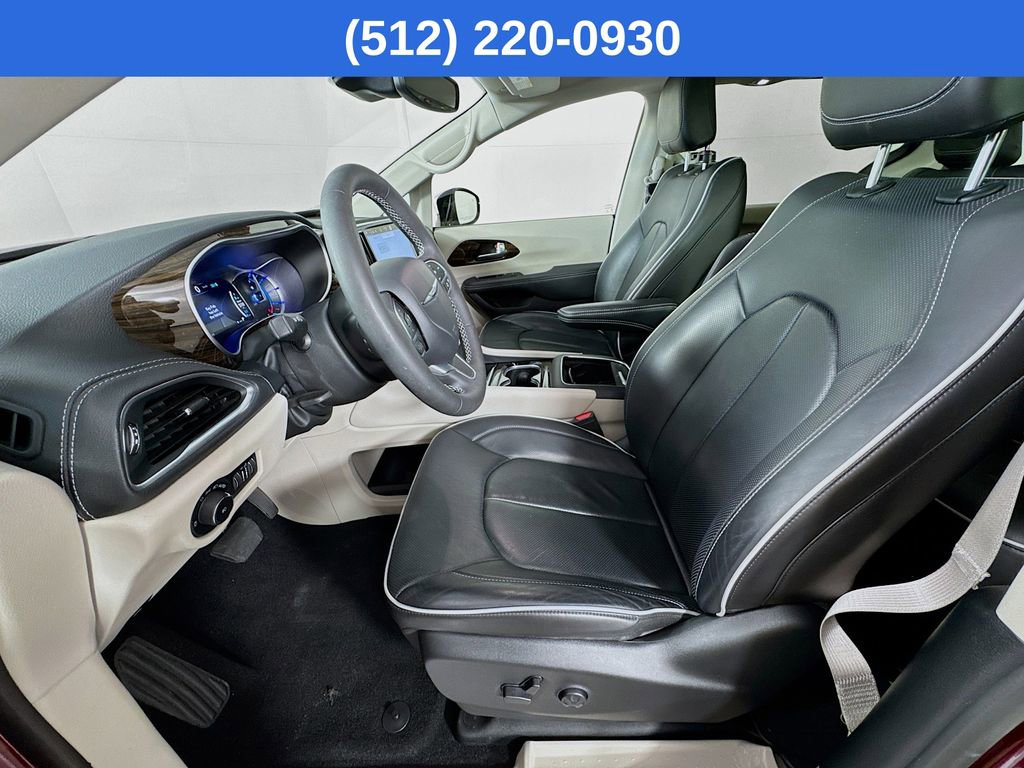 Used 2023 Chrysler Pacifica Limited image 26