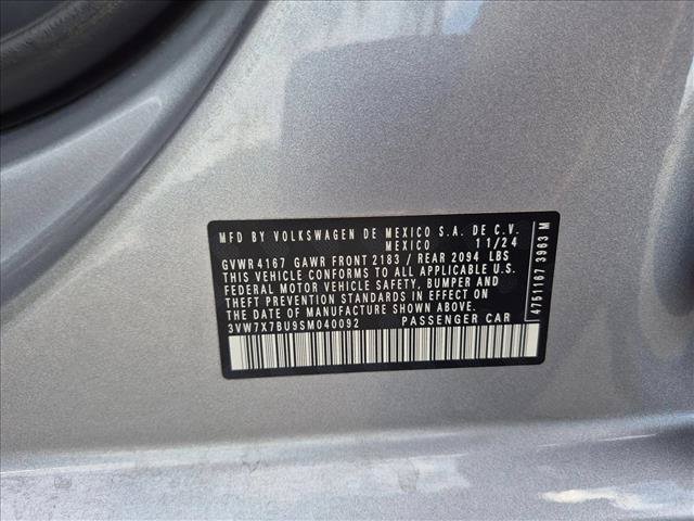 Used 2025 Volkswagen Jetta SE FWD image 30