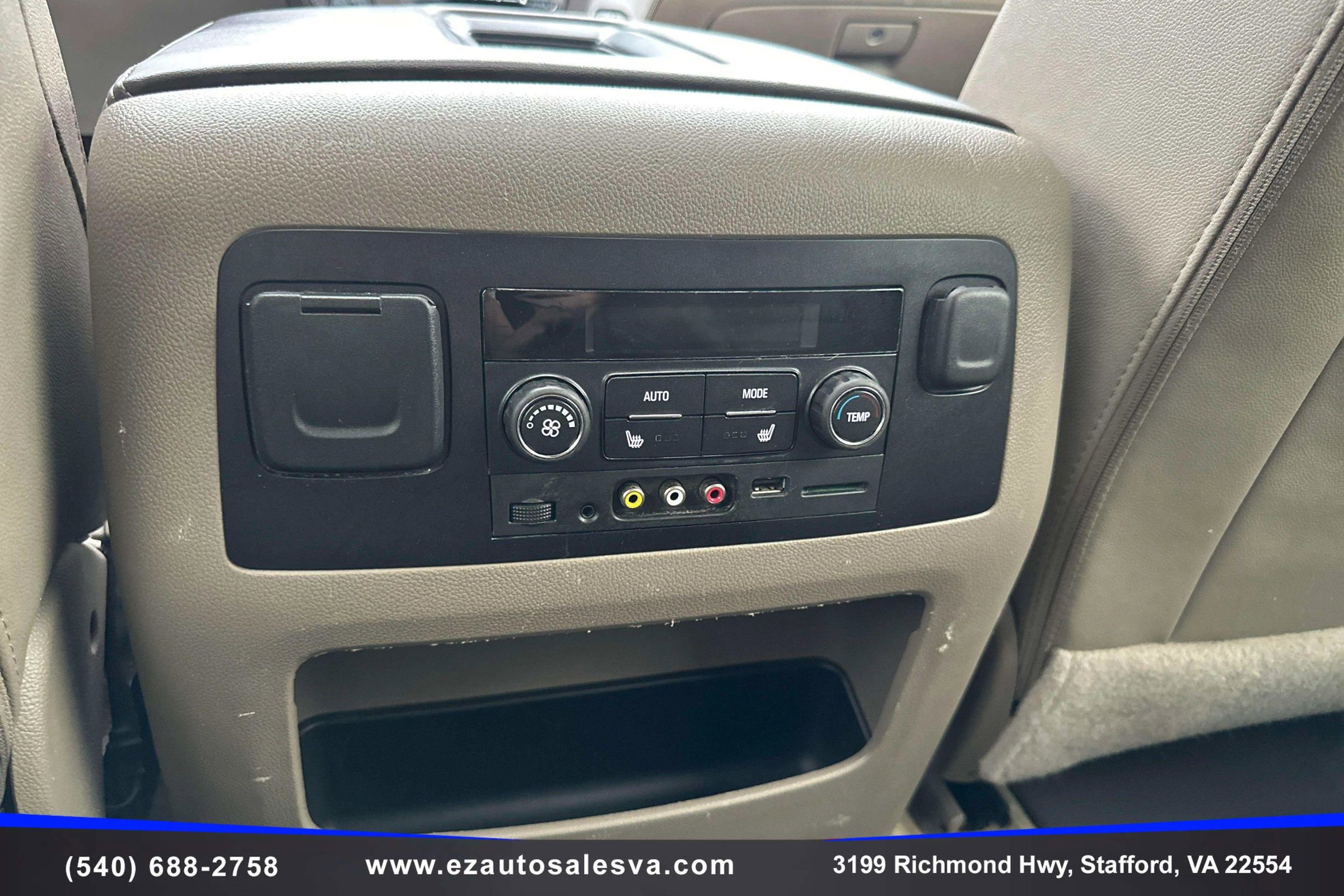 Used 2016 Chevrolet Suburban LT image 24