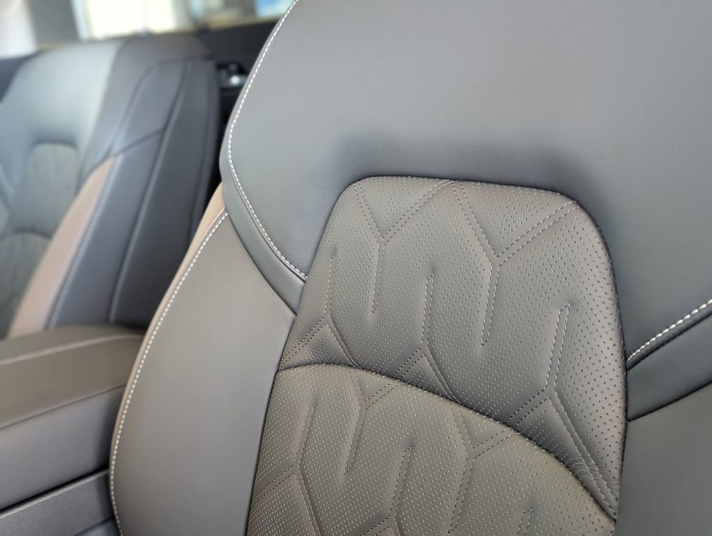 New 2026 Nissan Pathfinder Platinum image 24