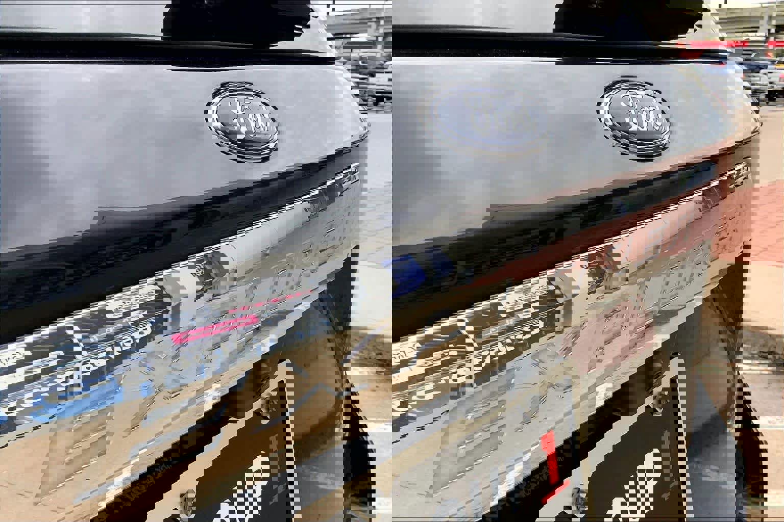 Used 2024 Ford Explorer XLT RWD image 31