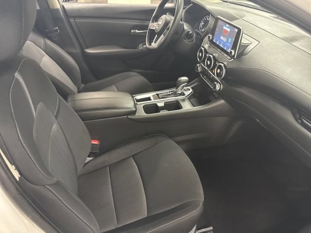 Used 2024 Nissan Sentra SV FWD image 9