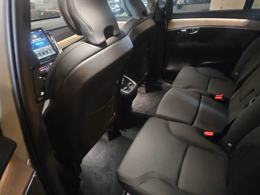 Certified 2026 Volvo XC90 B6 Plus w/ Protection Package AWD/4WD image 12