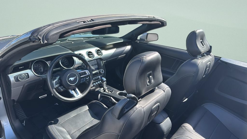 Used 2020 Ford Mustang Premium RWD image 39