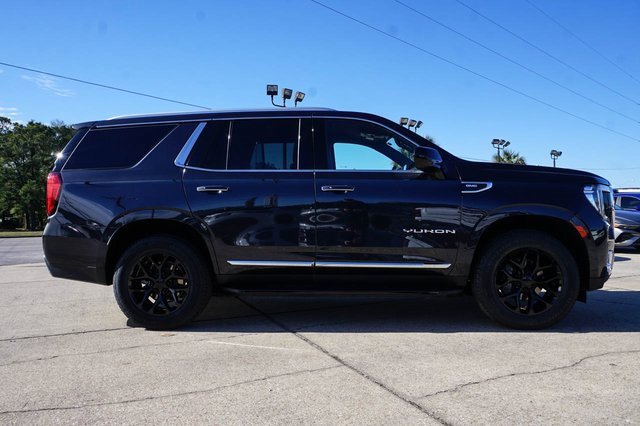 Used 2024 GMC Yukon SLT image 3