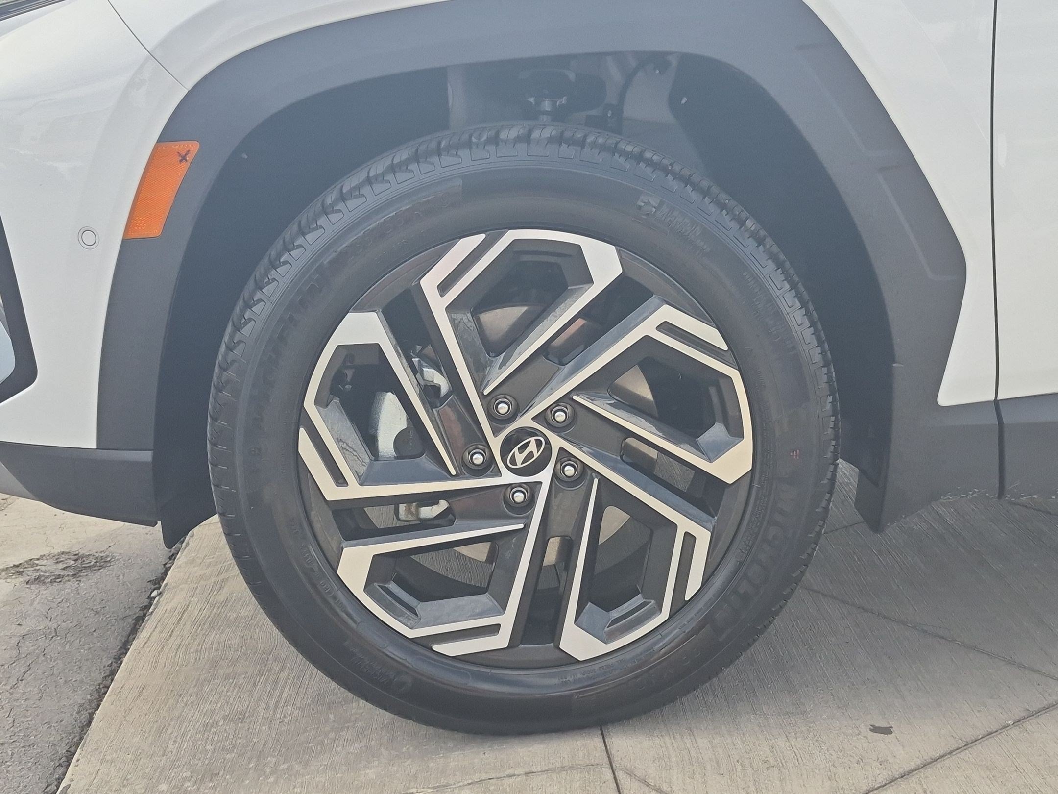 Certified 2026 Hyundai Tucson Limited AWD/4WD image 13