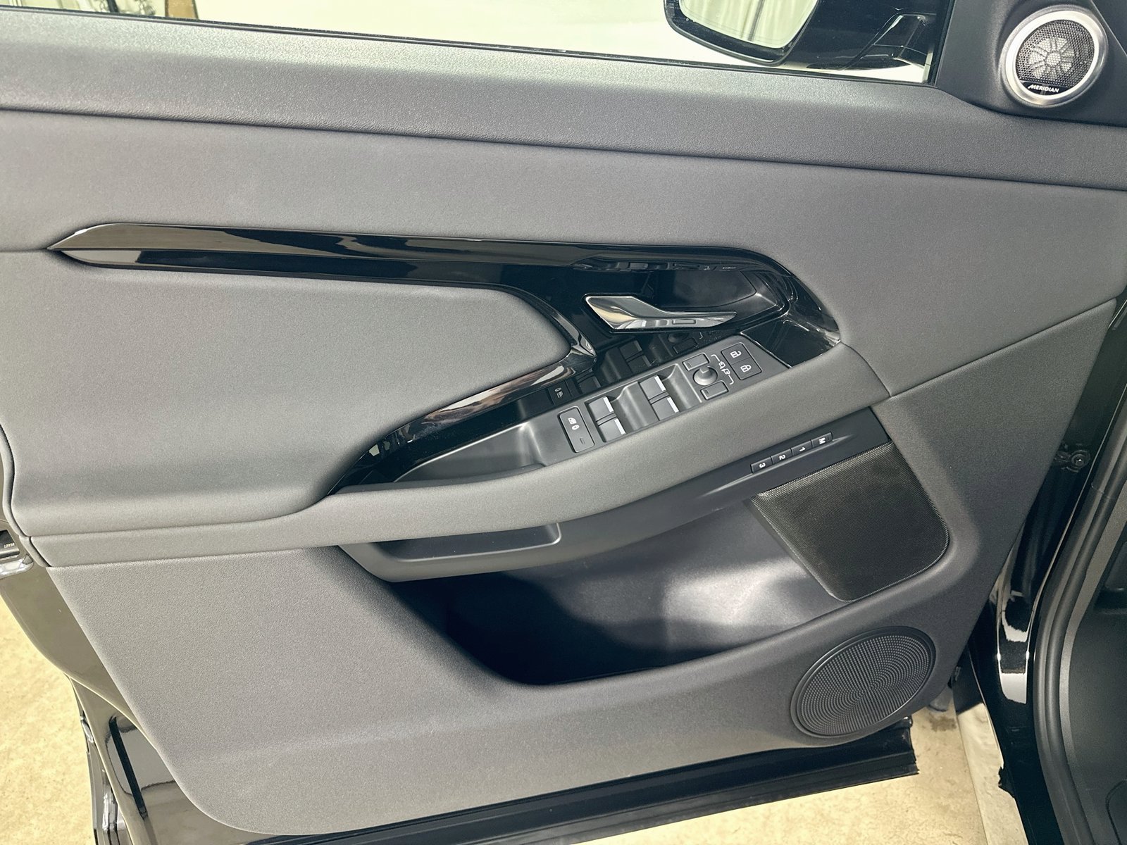 New 2026 Land Rover Range Rover Evoque S AWD/4WD image 16