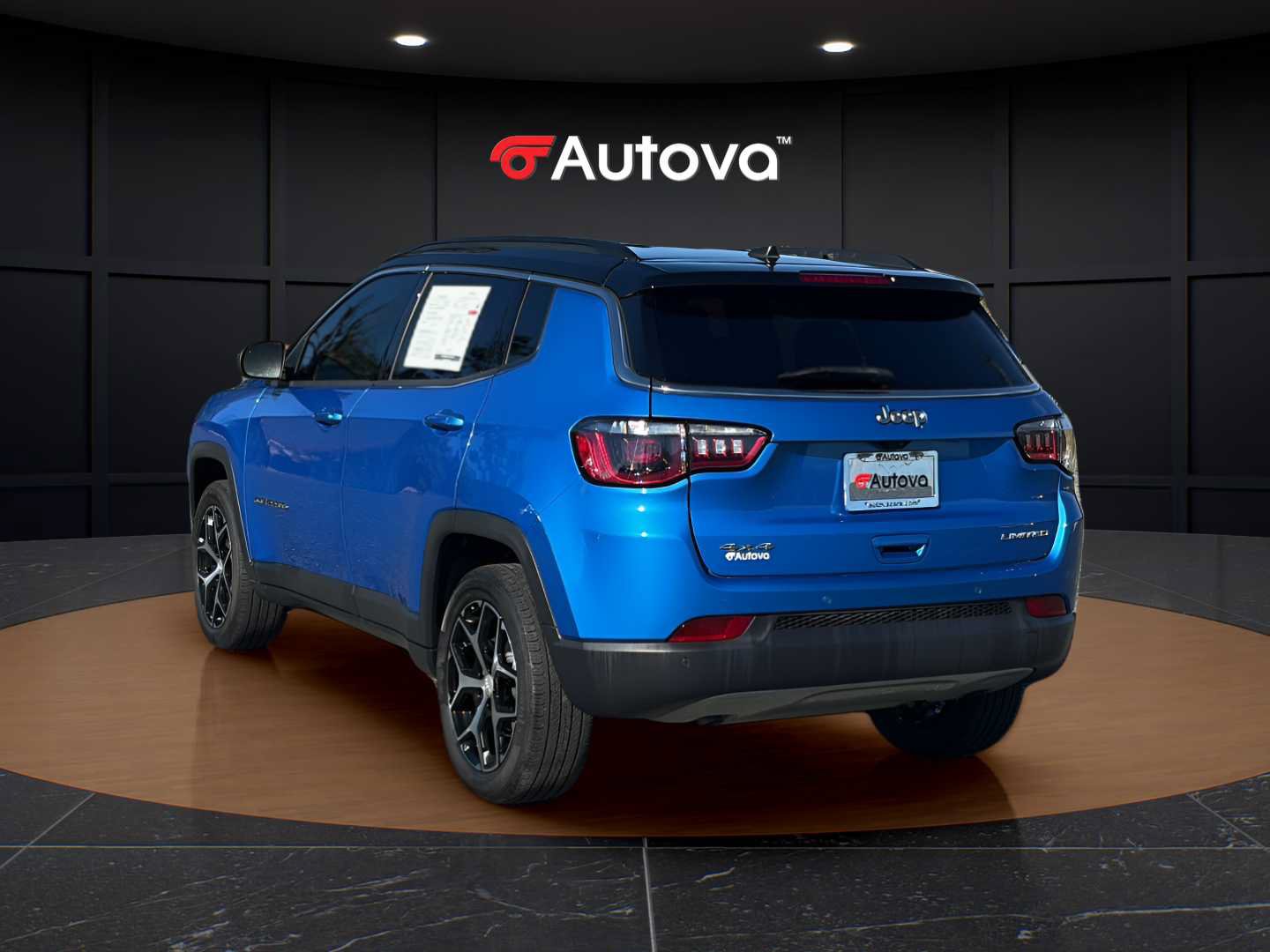 Used 2024 Jeep Compass Limited AWD/4WD image 3