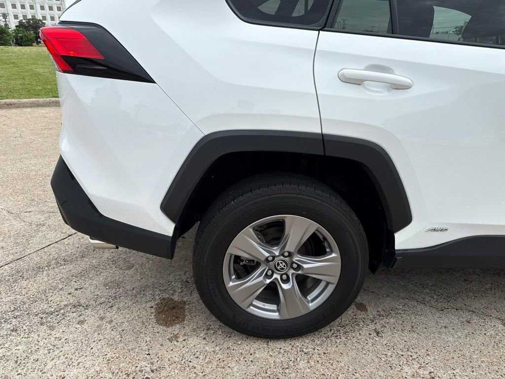 Used 2023 Toyota RAV4 XLE AWD/4WD image 6