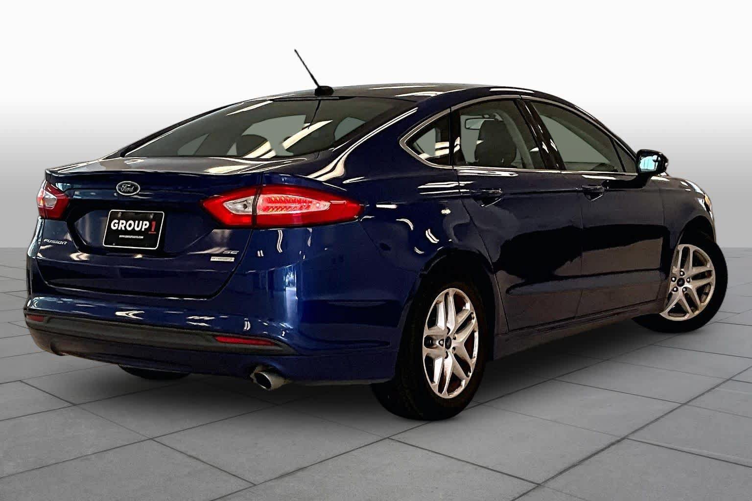Used 2014 Ford Fusion SE w/ Equipment Group 202A FWD image 11