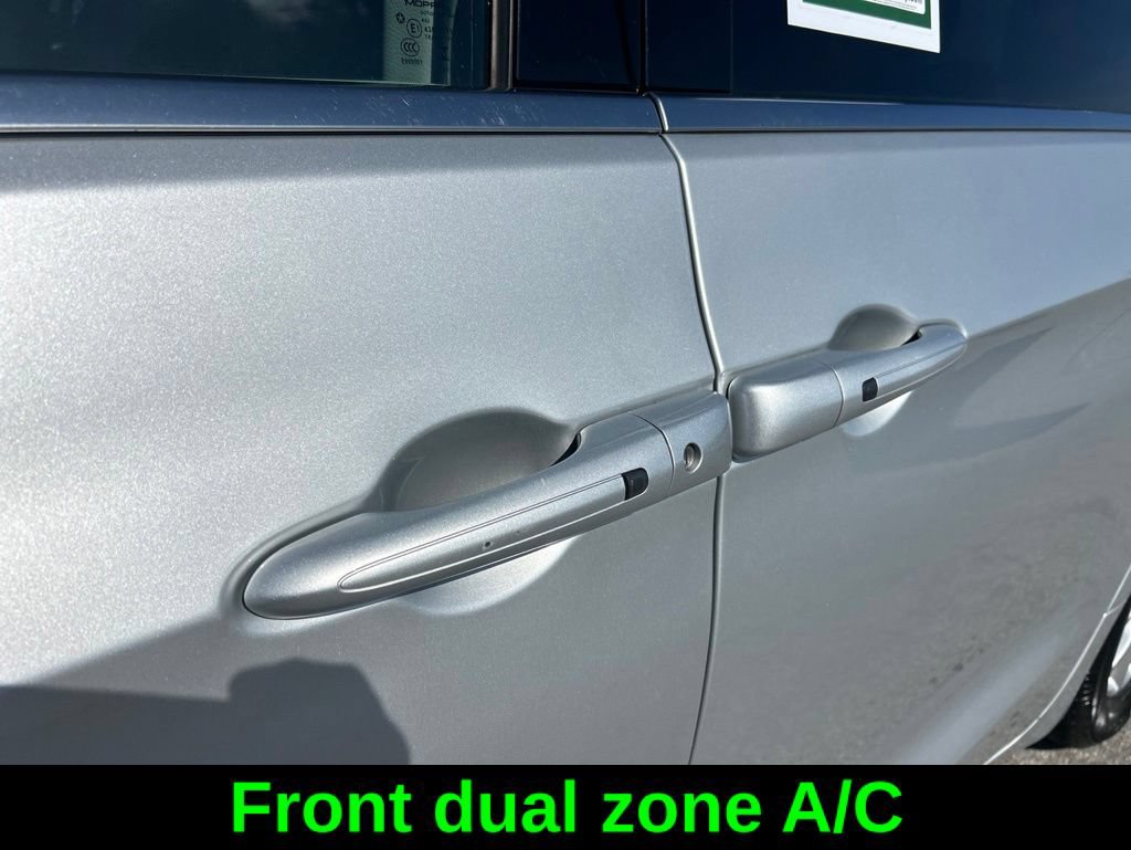 Used 2024 Chrysler Pacifica Touring-L FWD image 20