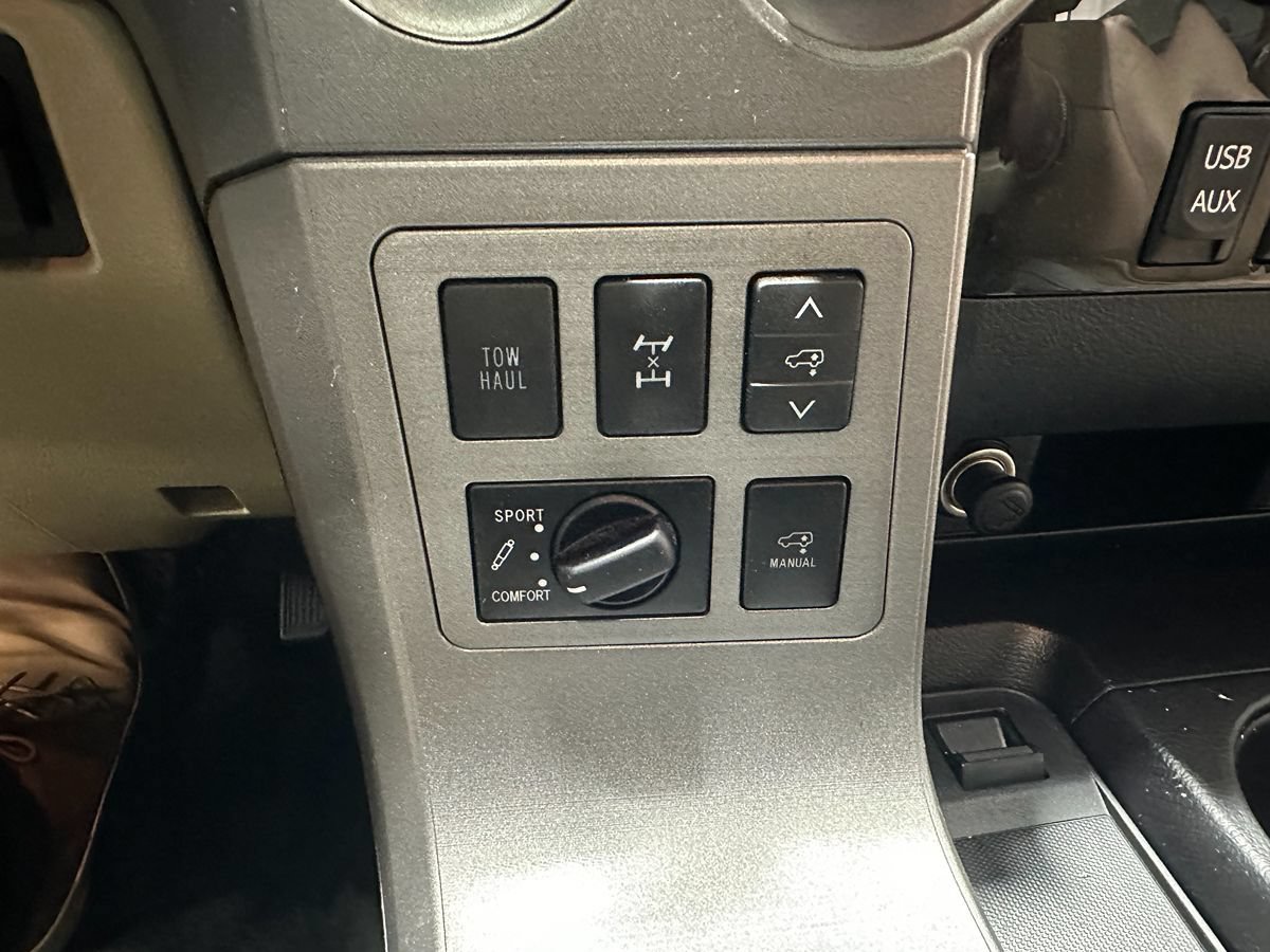 Used 2016 Toyota Sequoia Platinum AWD/4WD image 41