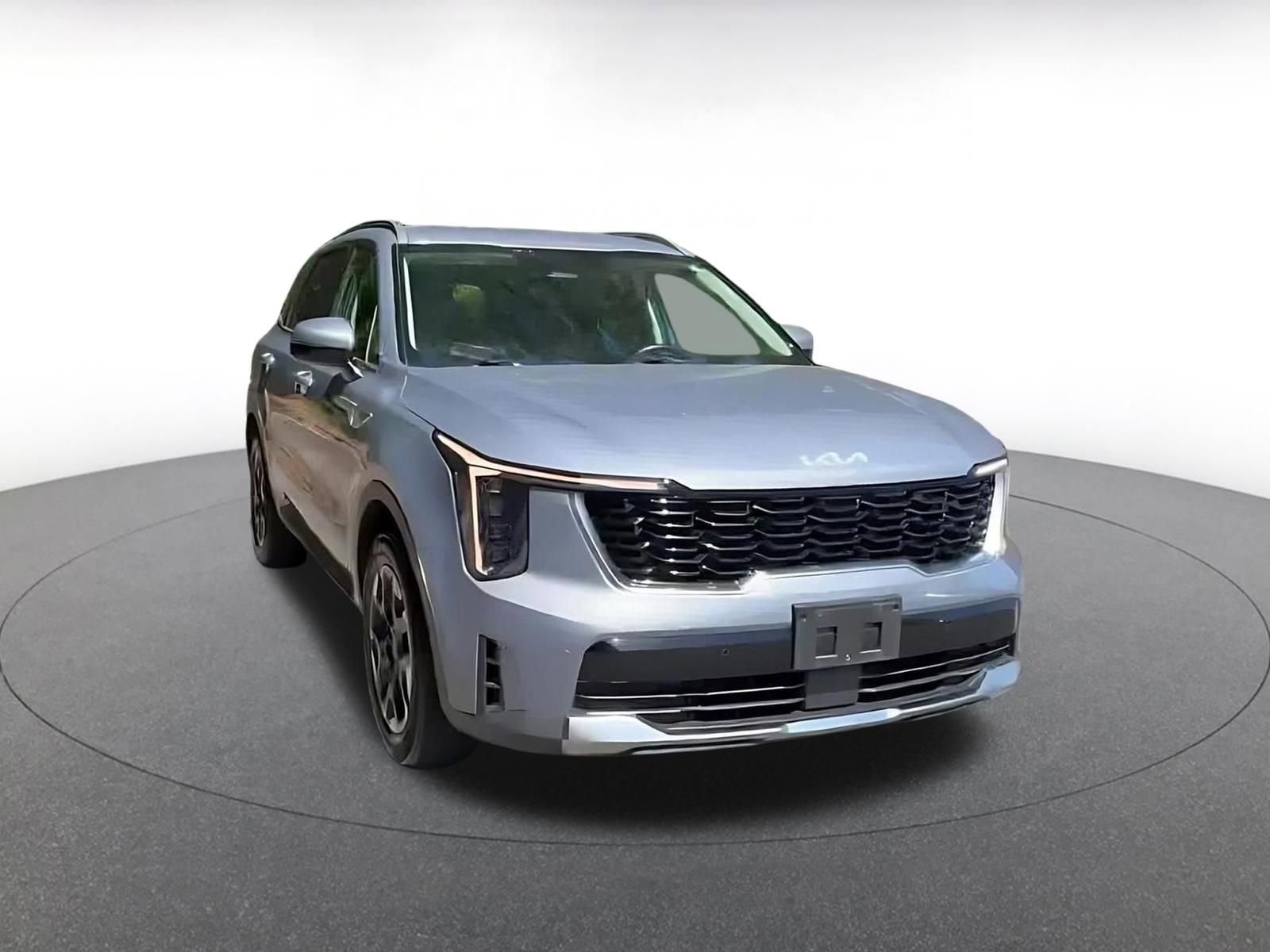 Used 2024 Kia Sorento S FWD image 3