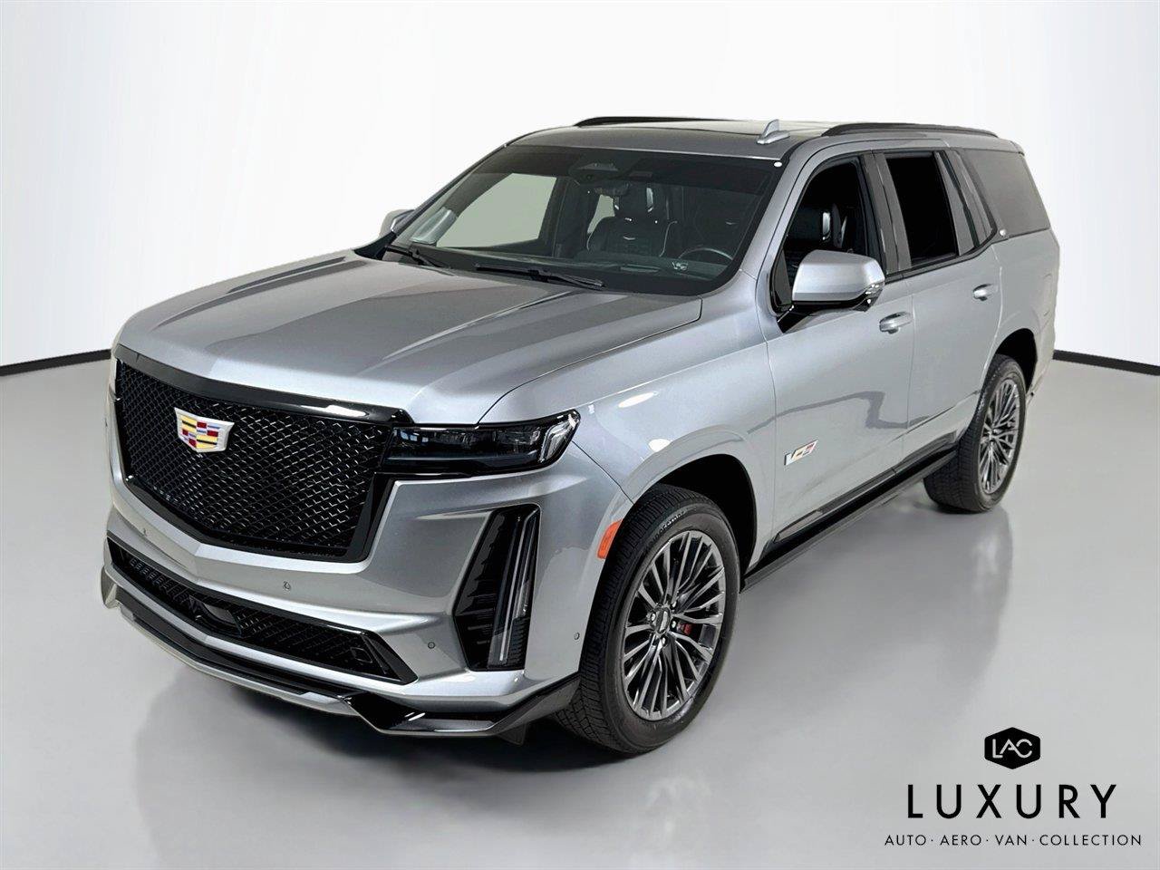 Used 2023 Cadillac Escalade V AWD/4WD image 4