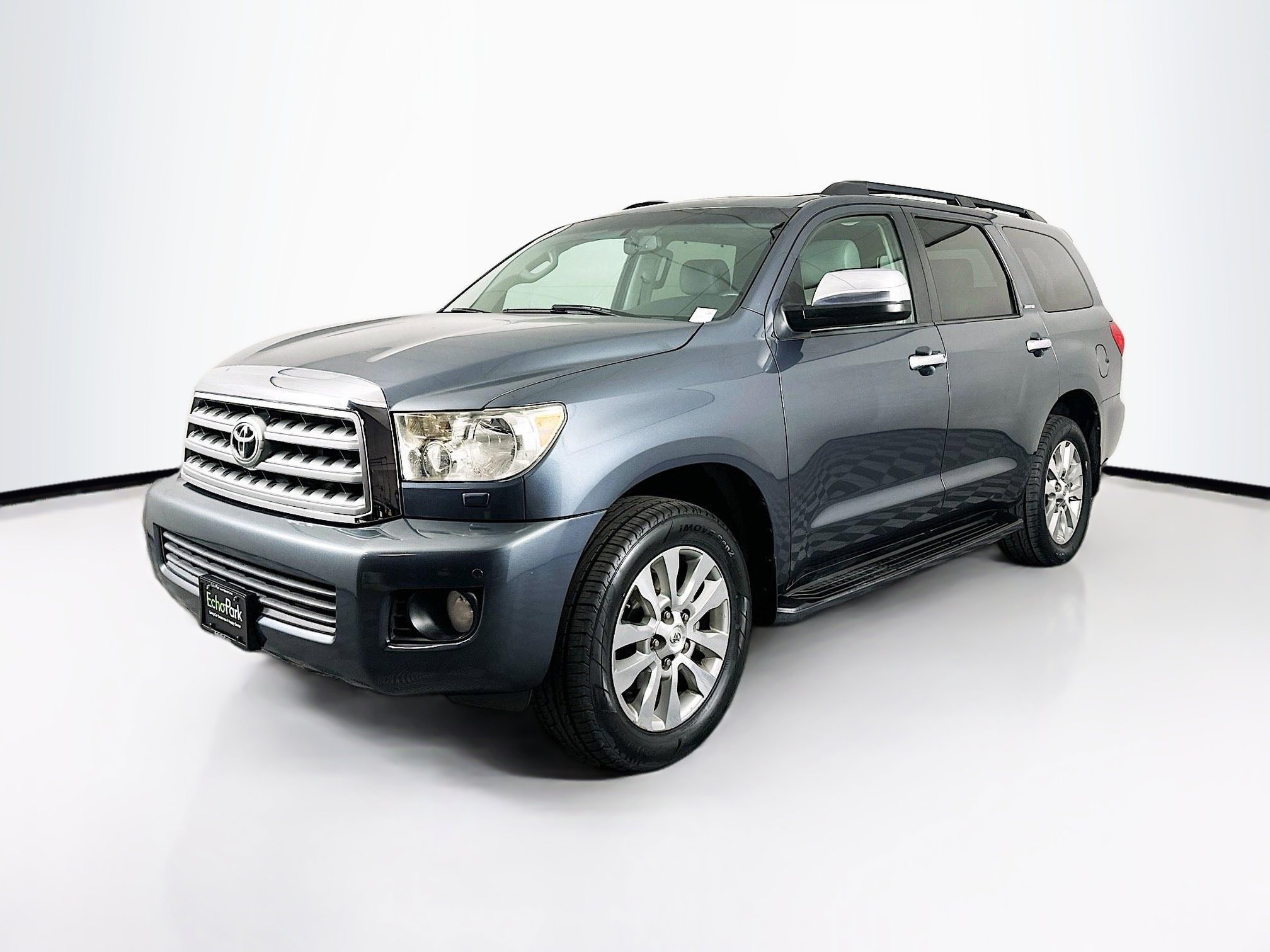 Used 2010 Toyota Sequoia Limited RWD image 3