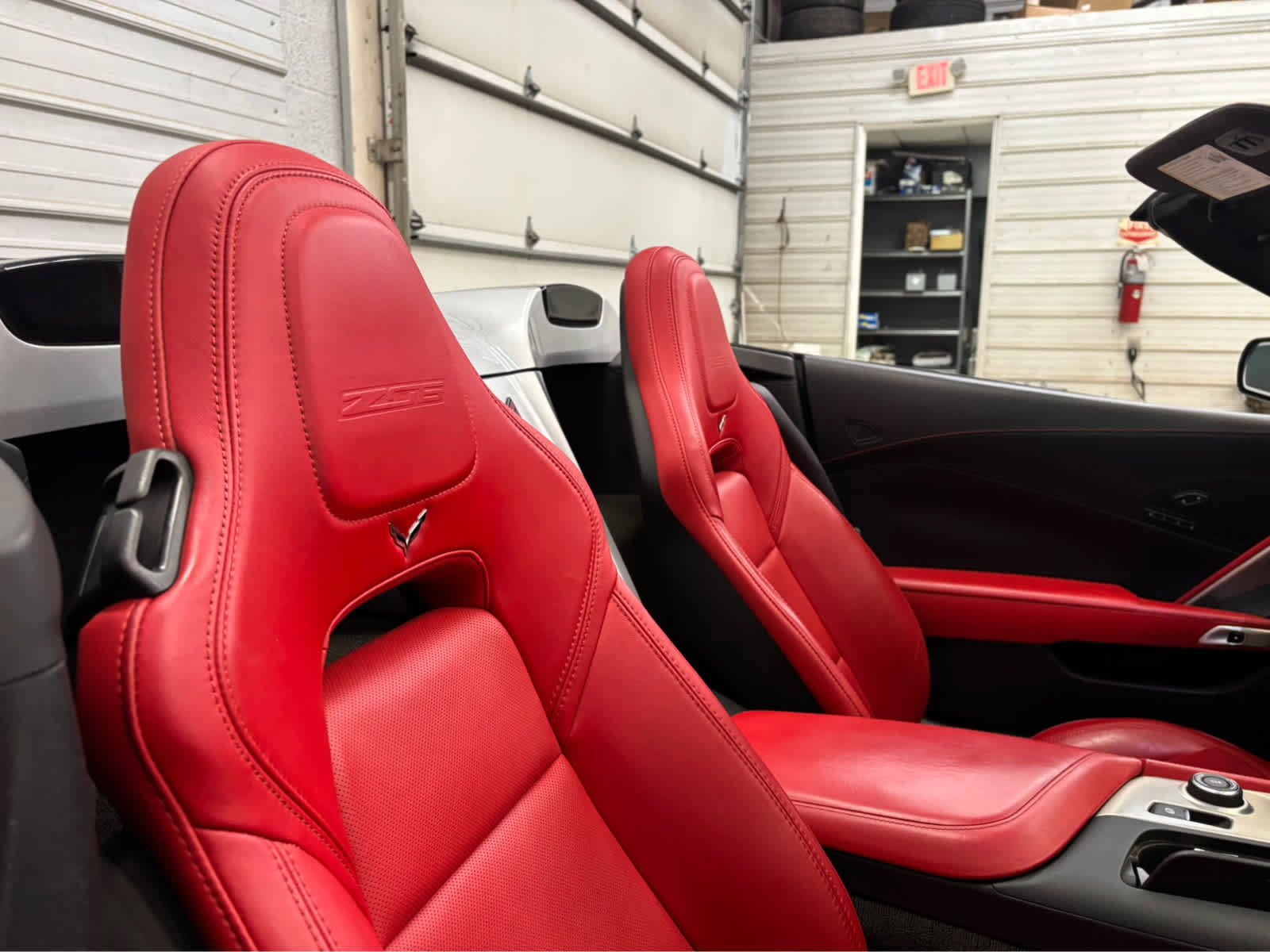 Used 2015 Chevrolet Corvette Z06 w/ 3LZ Preferred Equipment Group image 27