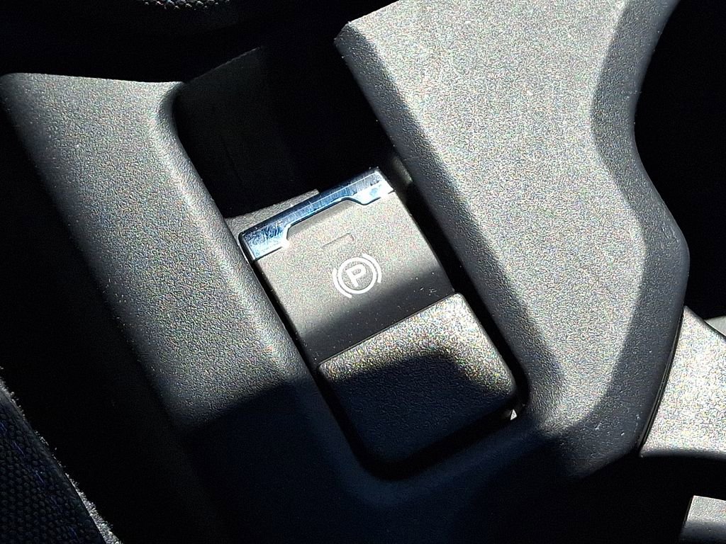 Used 2025 Subaru Forester Premium AWD/4WD image 25