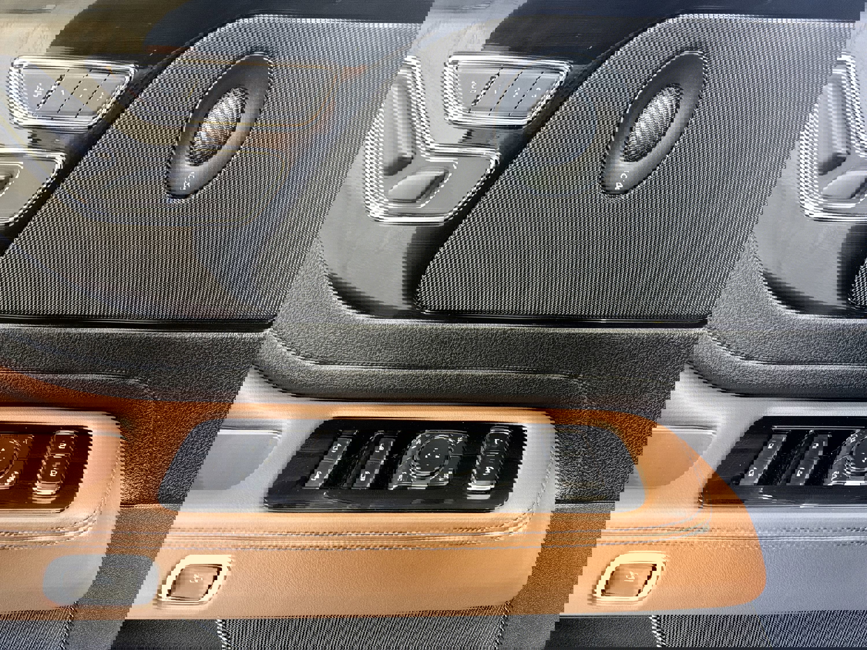 Used 2023 Lincoln Aviator Reserve w/ Elements Package Plus image 12