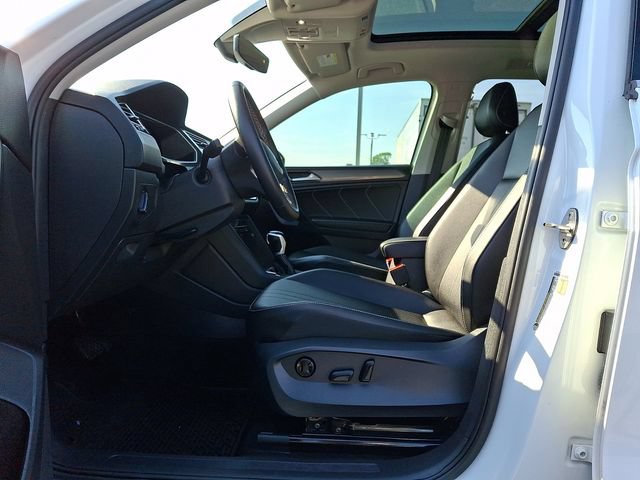 Used 2022 Volkswagen Tiguan SE AWD/4WD image 15