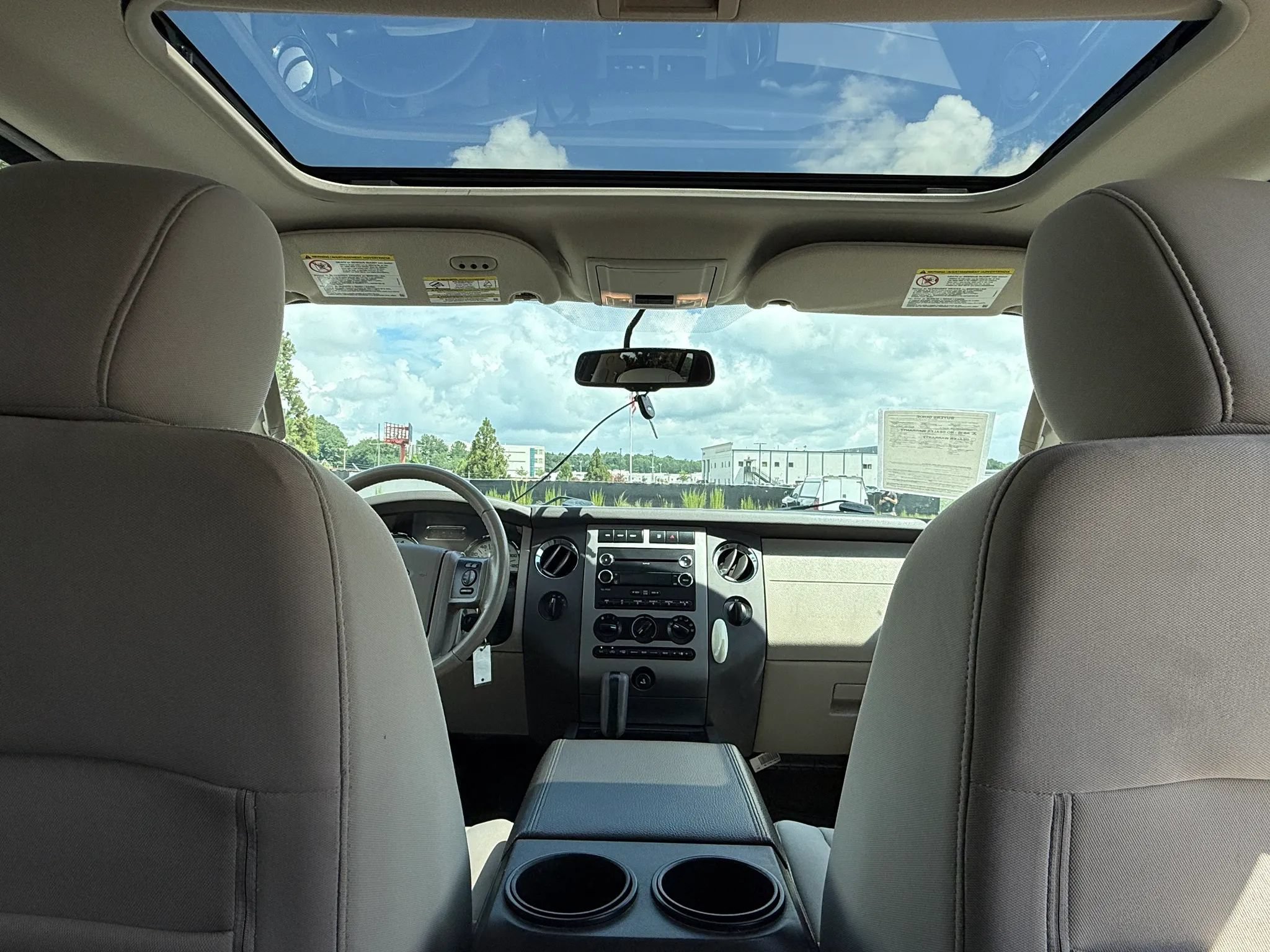 Used 2014 Ford Expedition XLT AWD/4WD image 24