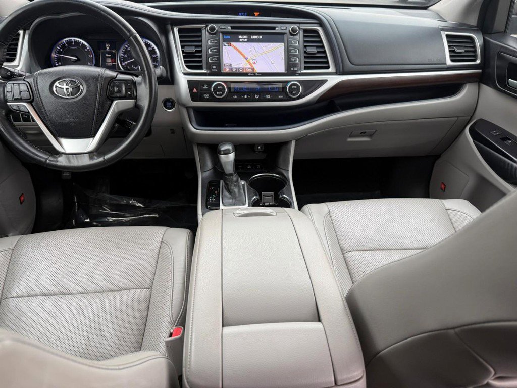 Used 2015 Toyota Highlander Limited image 15