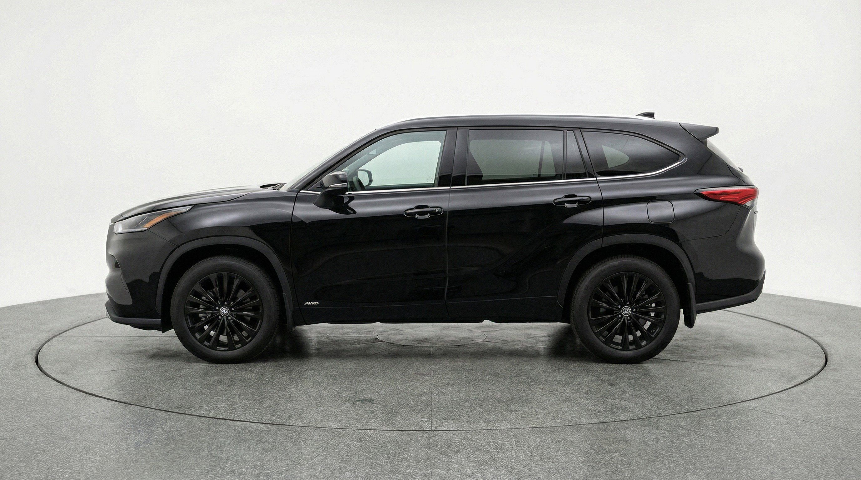 Used 2025 Toyota Highlander XSE AWD/4WD image 5