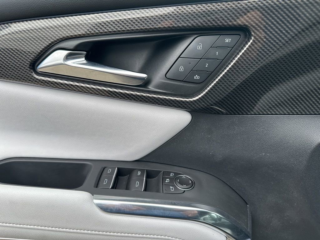 Used 2024 Chevrolet Traverse RS image 21